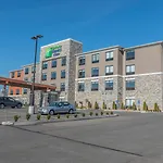 Holiday Inn Express & Suites Clarion By Ihg