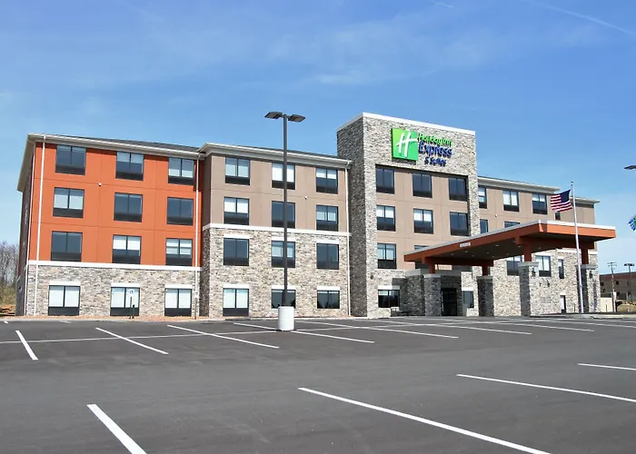 Holiday Inn Express & Suites Clarion By Ihg