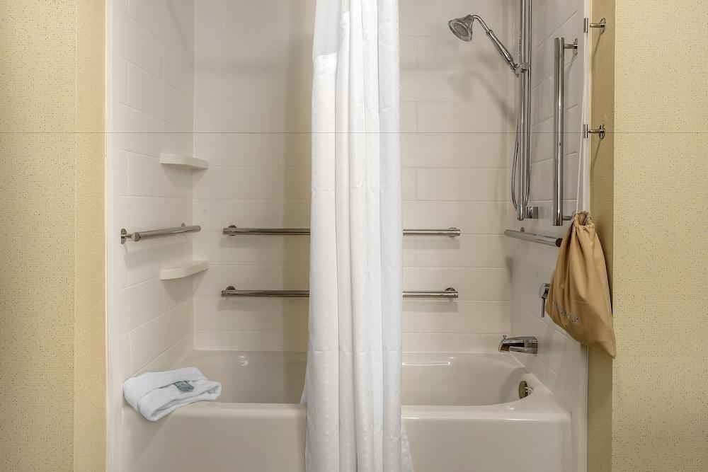 Hotel Express & By Ihg